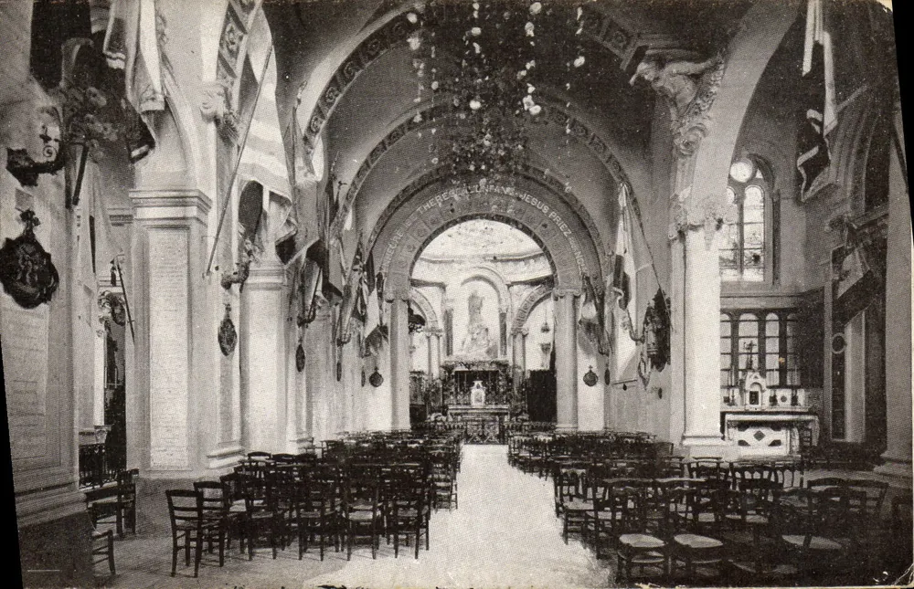 Kapelle der Carmeliterinnen von Lisieux — dekoriert zu den Triduum-Festivitäten, Mai 1923 — Verlag nicht sichtbar - Vorderseite