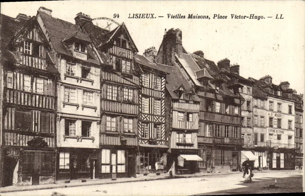 Lisieux — Alte Häuser, Place Victor-Hugo — LL - Vorderseite