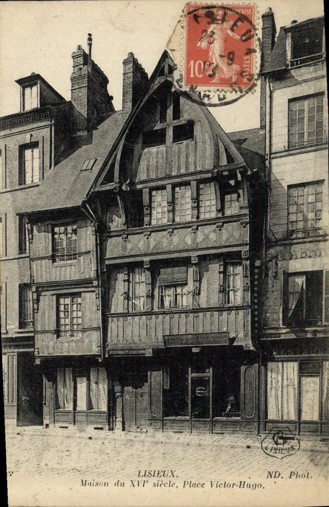 Haus des 16. Jahrhunderts — Place Victor-Hugo — ND. Phot. Lisieux - Vorderseite