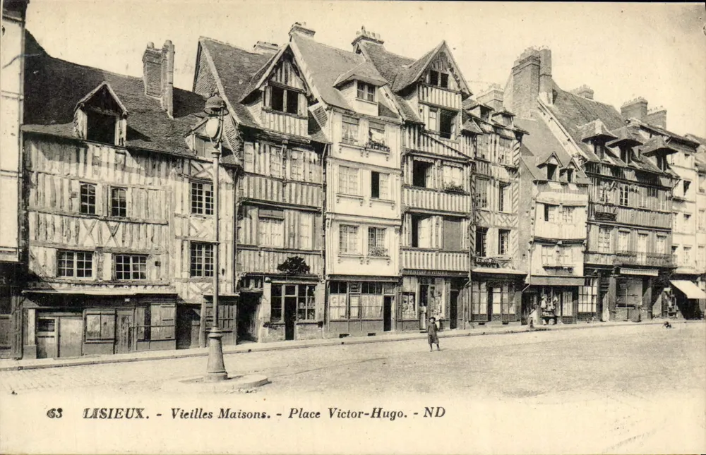 Lisieux - Alte Häuser - Place Victor-Hugo - ND - Vorderseite