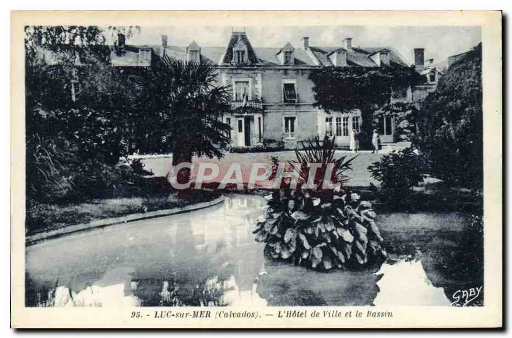 Luc-sur-Mer (Calvados) — Das Rathaus und der Bassin — Gaby - Vorderseite