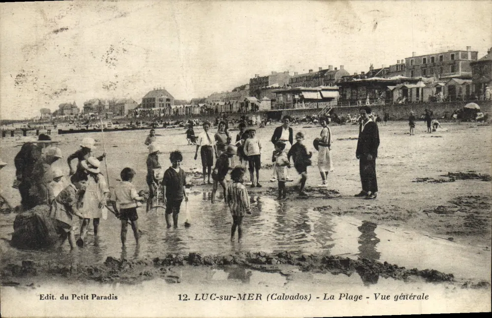 LUC-sur-MER (Calvados) - A Praia - Vista geral — Edit. du Petit Paradis n°12 - Frente