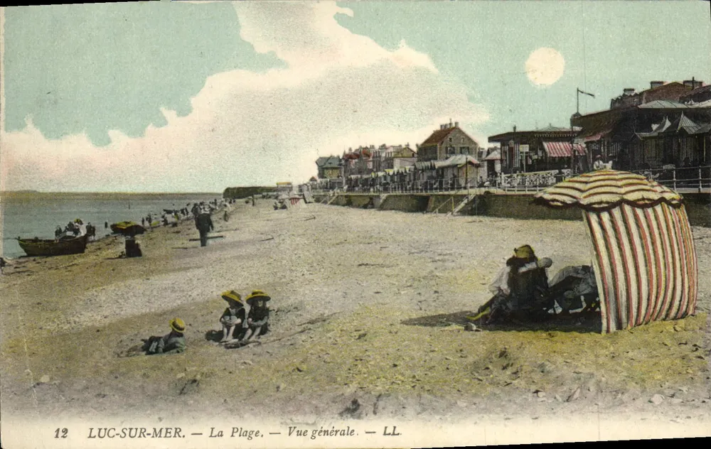 Luc-sur-Mer — A Praia — Vista geral — LL - Frente