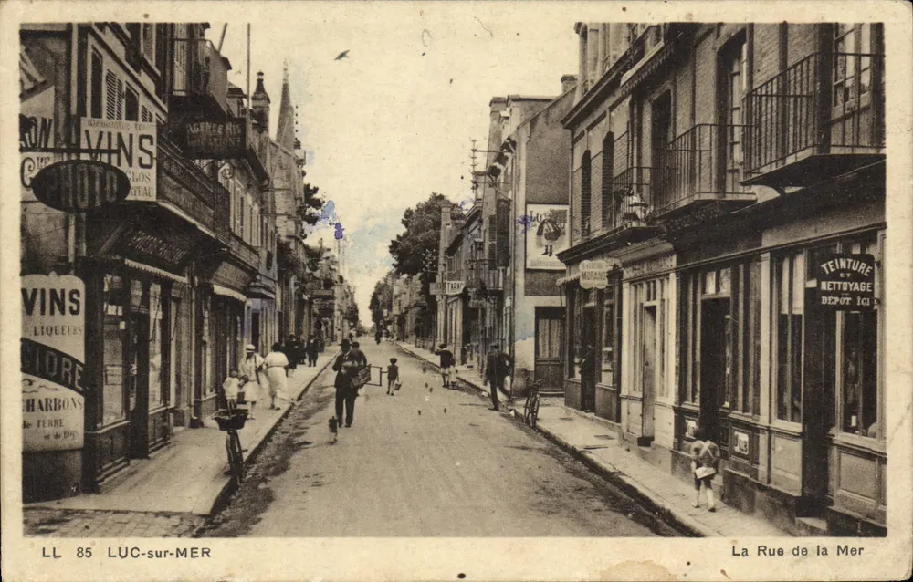Luc-sur-Mer — La Rue de la Mer — LL 85, éditeur LL - Frente