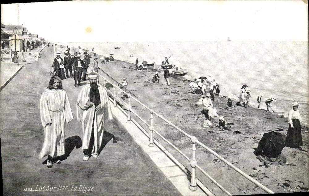 Luc-sur-Mer — La Digue — éditeur Luc-sur-Mer La Digue, n° 2.760 - Frente