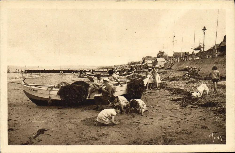 Lion-sur-Mer — Vista da praia — Mona - Frente
