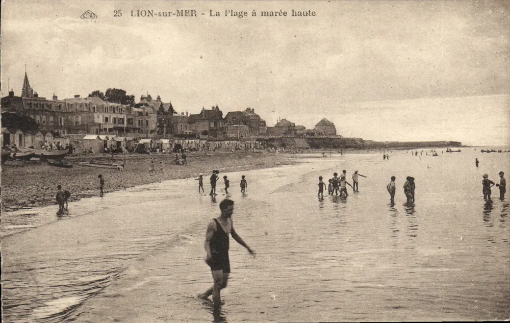 LION-sur-MER - A Praia com maré alta — Bilhete postal antigo n°25 - Frente