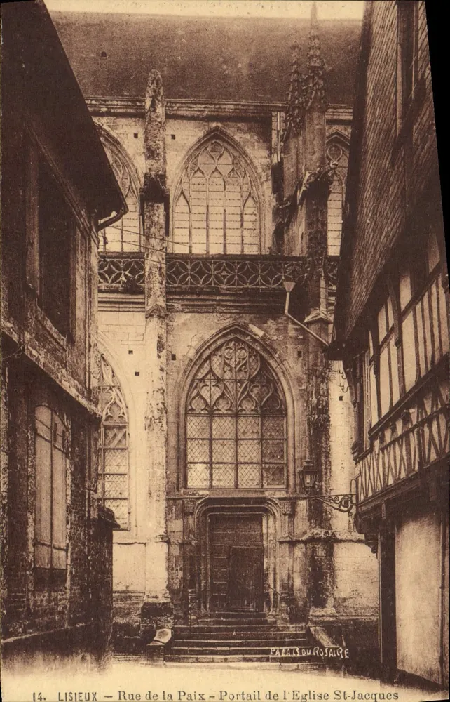 Lisieux — Rue de la Paix — Portal der Kirche St-Jacques — Palast des Rosenkranzes - Vorderseite
