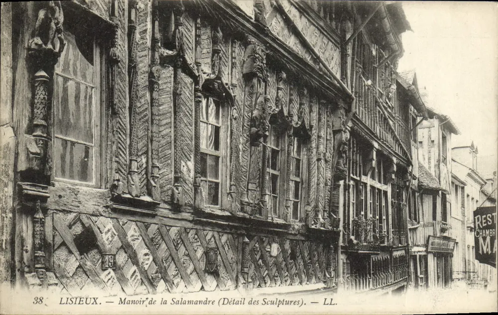 Lisieux — Castillo de la Salamandra (Detalle de las Esculturas) — LL. - Anverso