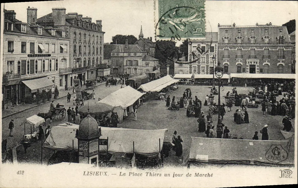 LISIEUX — La Place Thiers un jour de Marché — ND. Phot. n°452 - Recto