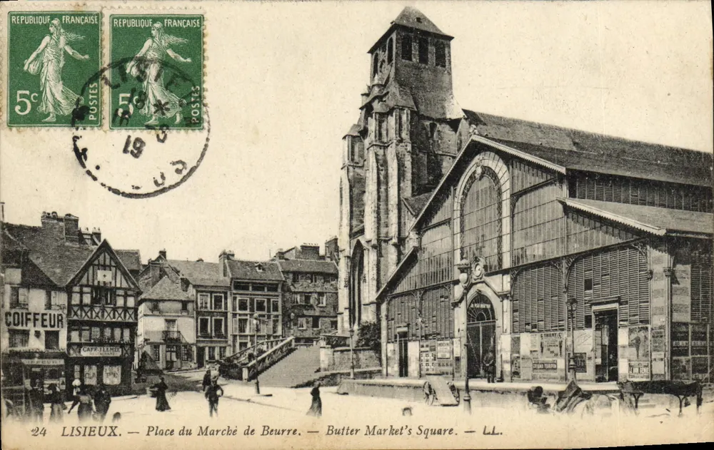 Lisieux — Place du Marché de Beurre — LL. - Frente
