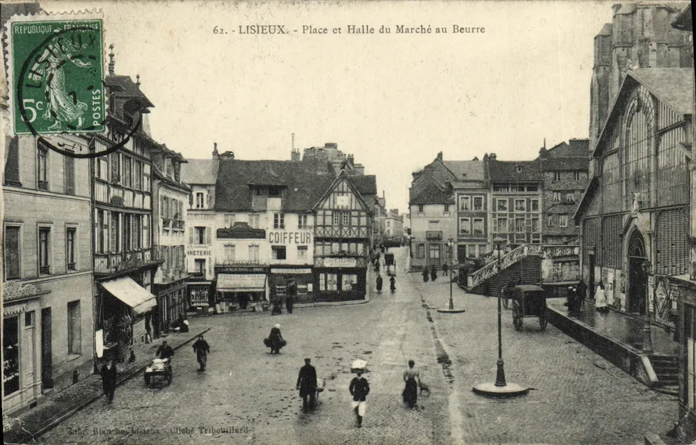 Lisieux — Platz und Buttermarkthalle — Cliché Tribouillard, Nr. 62 - Vorderseite