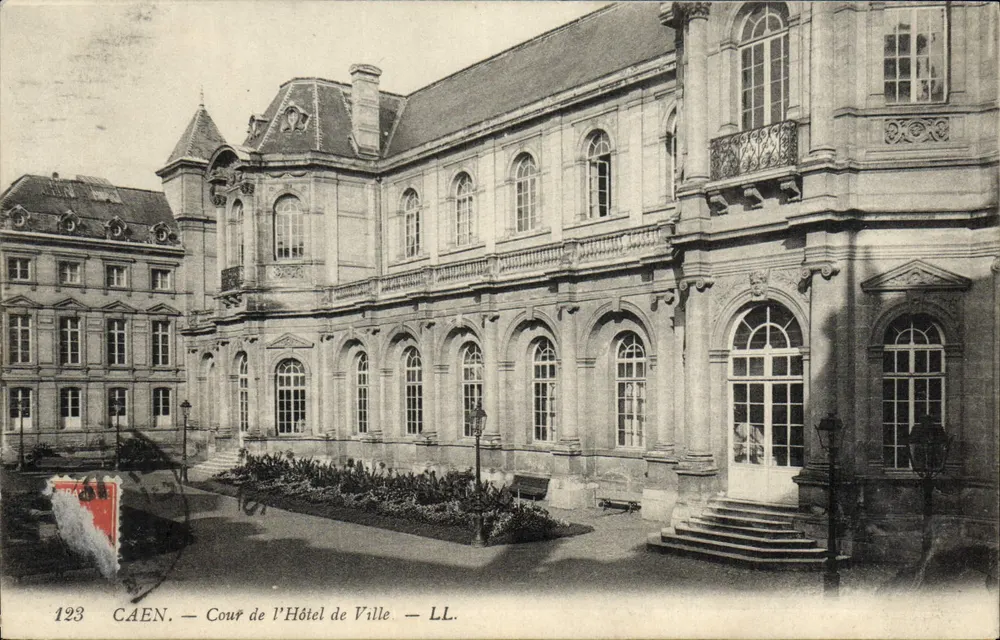 Caen — Patio del Ayuntamiento — LL. n°123 - Anverso