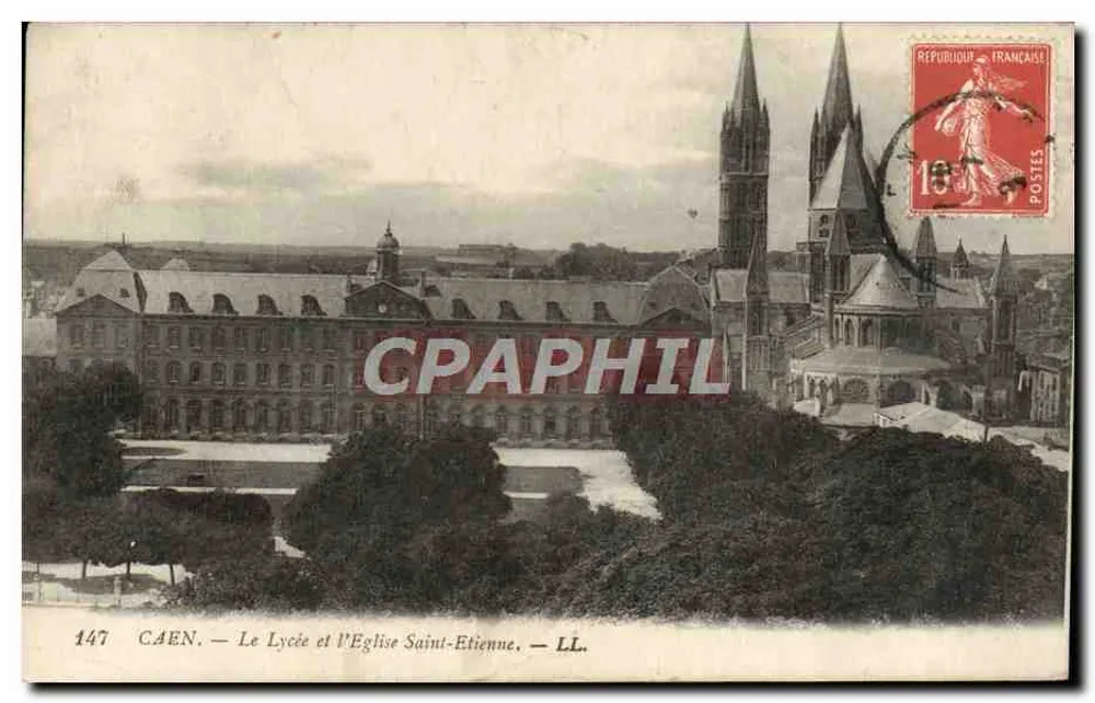 Caen — O Liceu e a Igreja de São Etienne — LL. - Frente