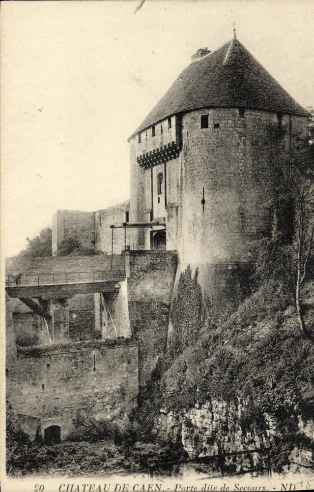 Castelo de Caen — Porta chamada de Secours — ND 20 - Frente
