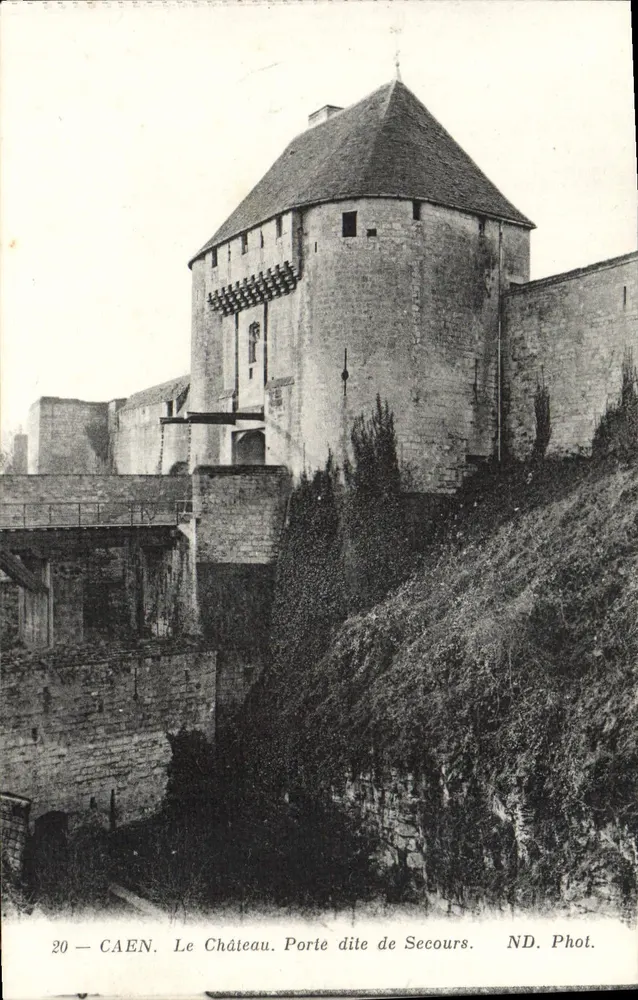 CAEN — O Castelo. Porta chamada de Secours — ND. Fot. n°20 - Frente