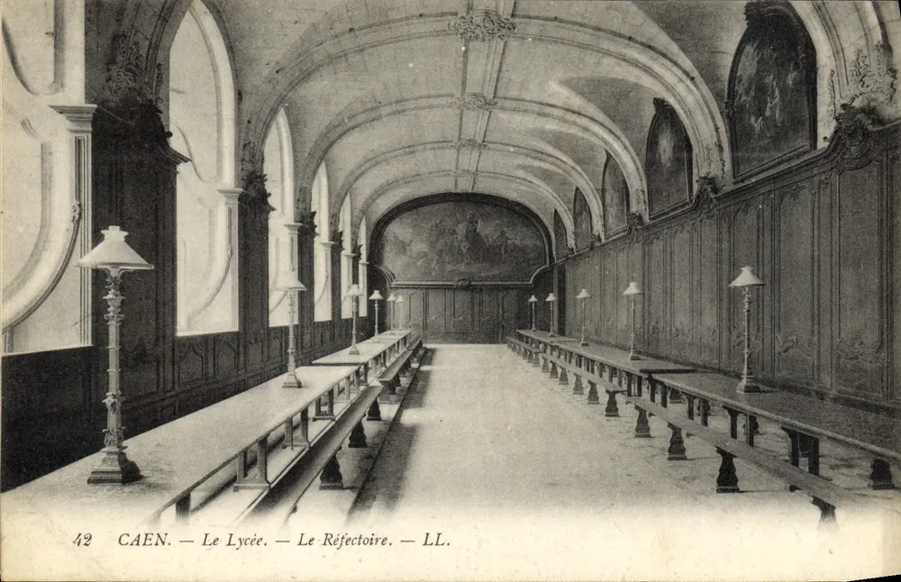 Caen — O Liceu — O Refeitório — LL. - Frente