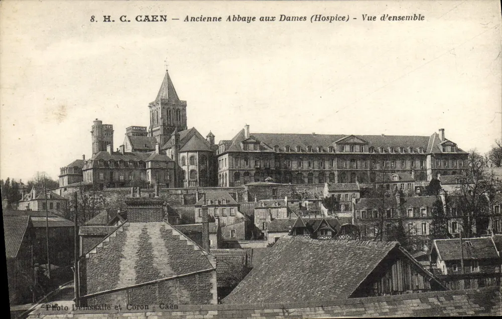 Caen — Ancienne Abbaye aux Dames (Hospice) — Vue d'ensemble — Photo Delassalle et Coron - Frente