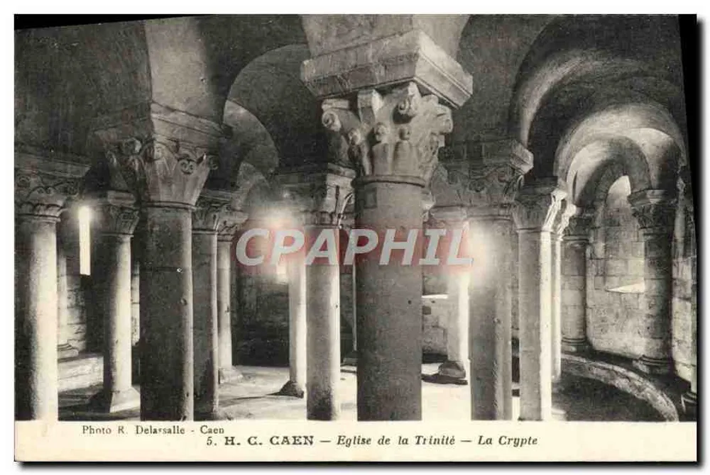 Igreja da Trindade — A Cripta — Caen — Foto R. Delarsalle - Frente