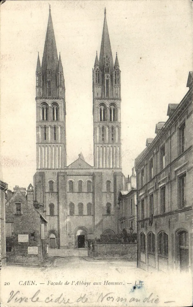 Caen — Fachada da Abadia dos Homens — L.B. - Frente