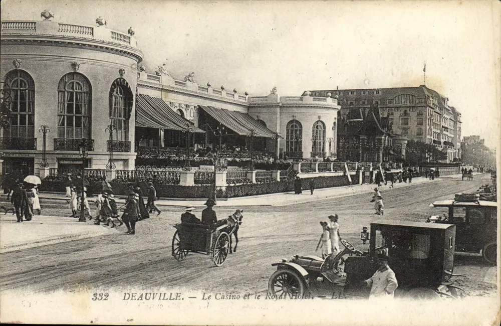 Deauville — Das Casino und das Royal Hotel — LL, n° 332 - Vorderseite