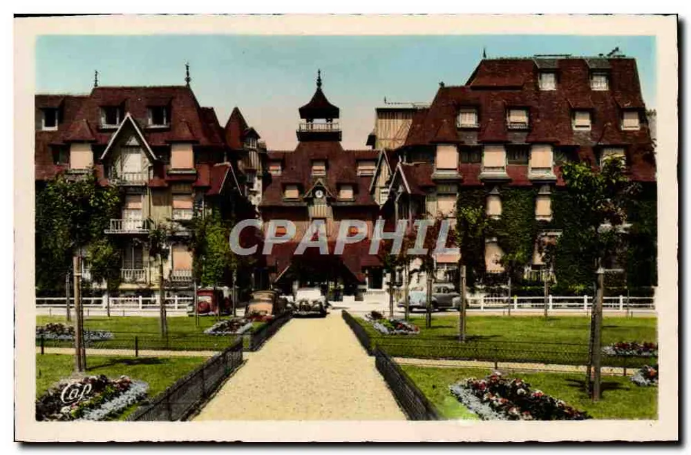 Das Normandy-Hotel — Deauville — Blühende Strandpromenade - Vorderseite