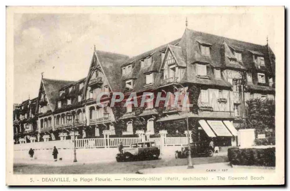 Deauville, Die Blühende Strände — Normandy-Hotel (Petit, Architekt) - Vorderseite