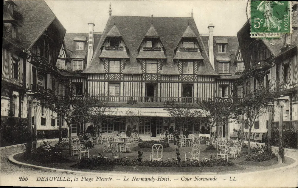 Deauville, Die blühende Strände — Das Normandy-Hotel — Normannische Hof — LL. — Nr. 255 - Vorderseite