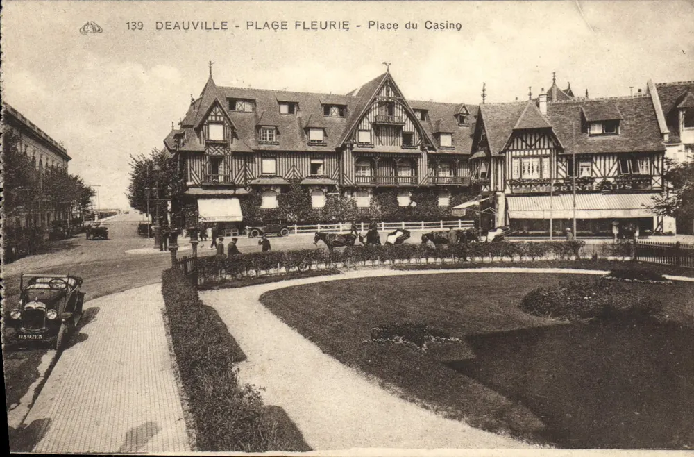 Deauville - Blühende Strandpromenade - Place du Casino — éditeur Bernier, n° 139 - Vorderseite