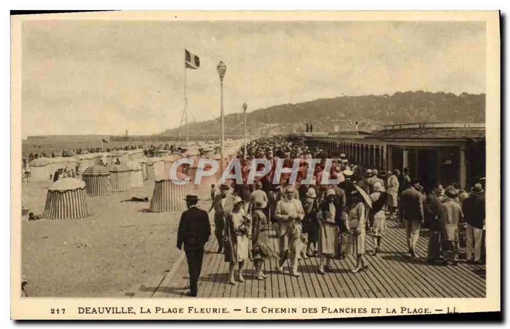Deauville, Die blühende Strände — Der Promenadenweg und die Strände — n° 217 - Vorderseite