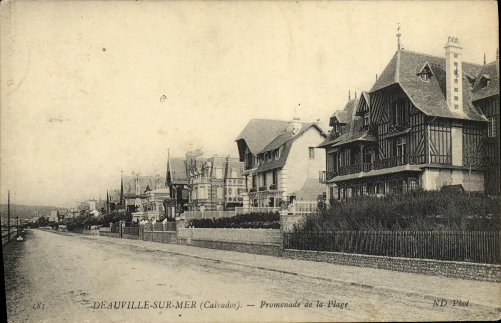 Deauville-sur-Mer (Calvados) — Promenade de la Plage — ND Phot. - Vorderseite