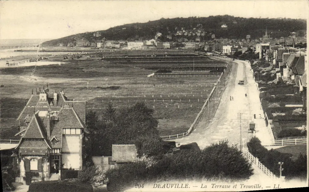 Deauville — Die Terrasse und Trouville — LL - Vorderseite
