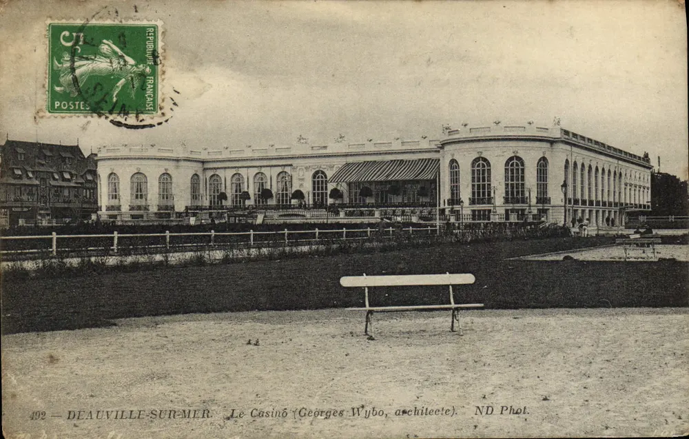 Deauville-sur-Mer — Le Casino (Georges Wybo, architecte) — ND Phot. - Recto