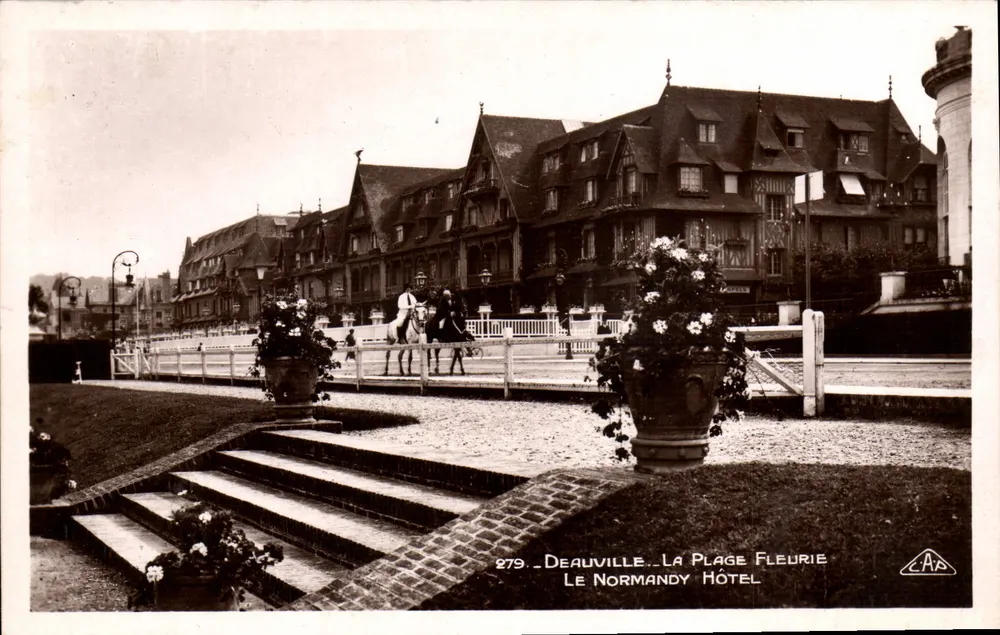 Deauville - La Plage Fleurie - Le Normandy Hôtel — C.A.P. n°279 - Recto