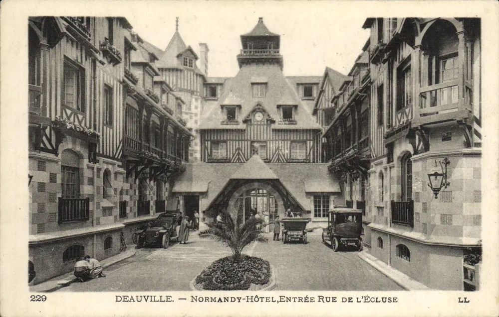 Deauville — Normandy-Hôtel, Entrée Rue de l'Écluse — LL, n° 229 - Recto
