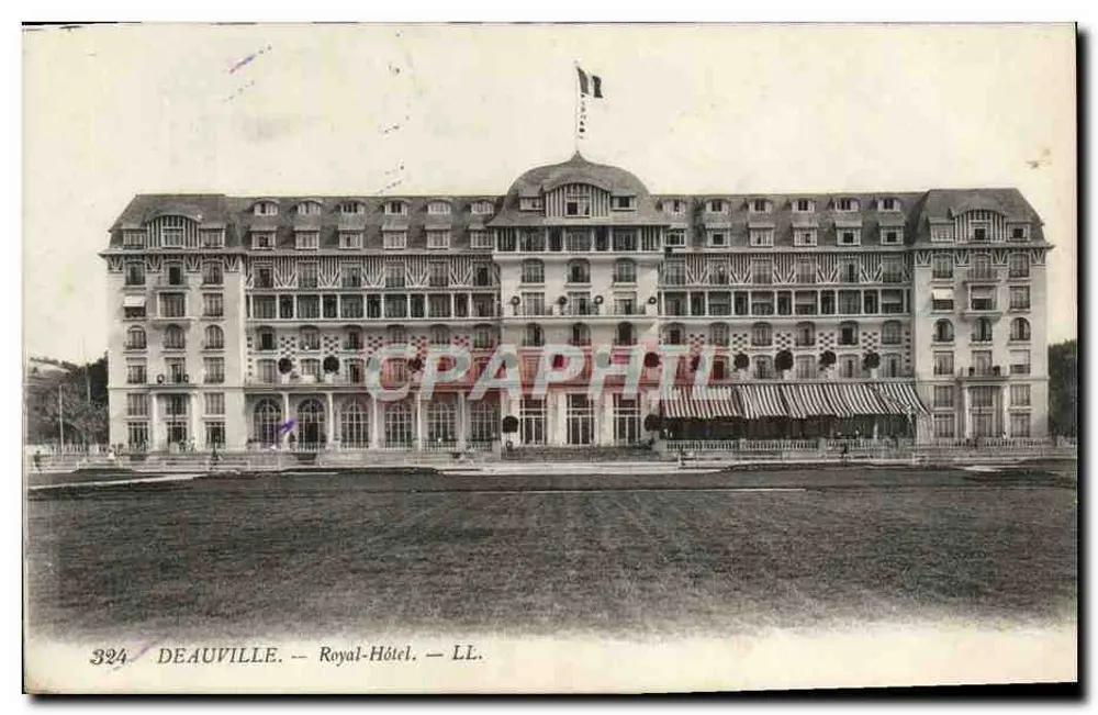 Deauville — Hotel Real — LL. n°324 - Frente