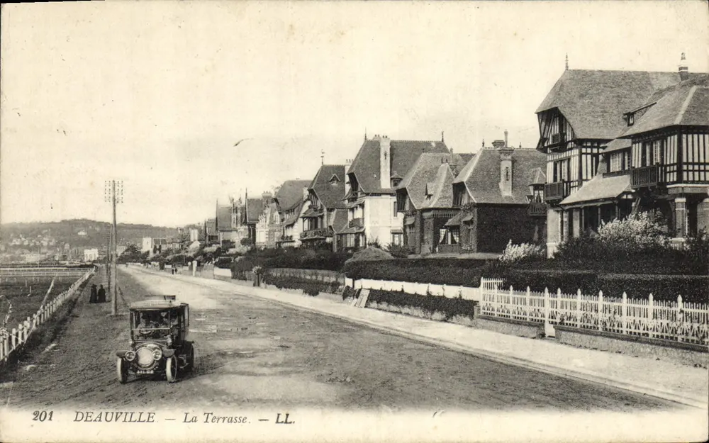 Deauville — A Terrasse — LL. — n° 201 - Frente