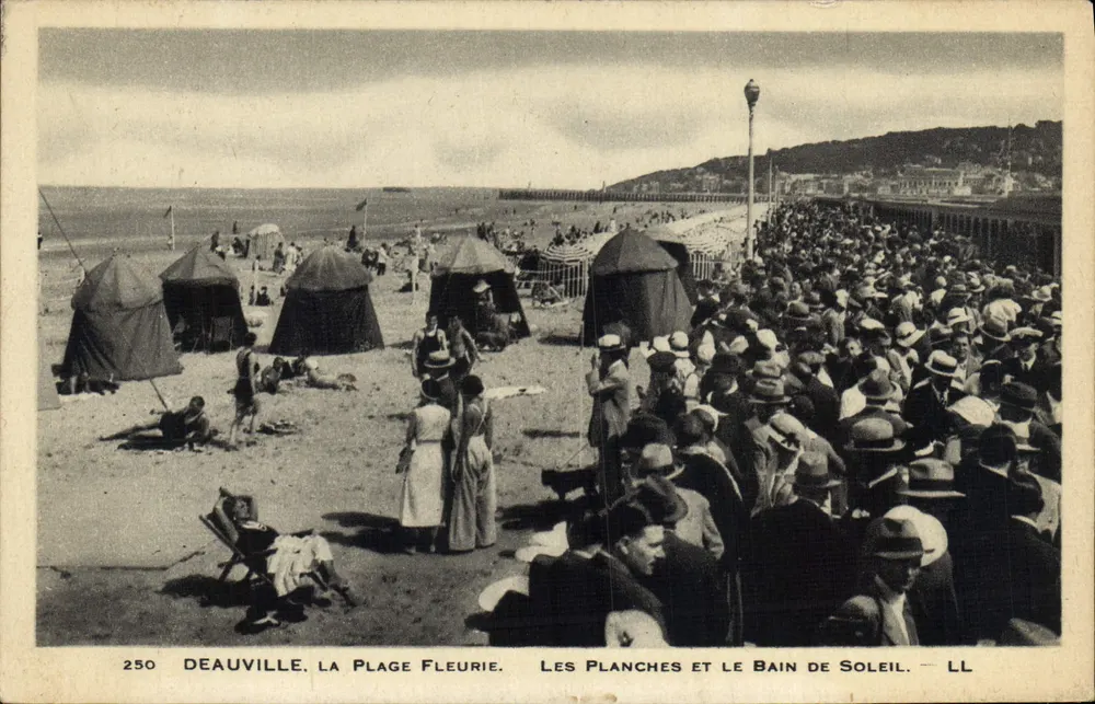 Deauville, Die blühende Strand — Die Bretter und der Sonnenbad — LL, Nr. 250 - Vorderseite