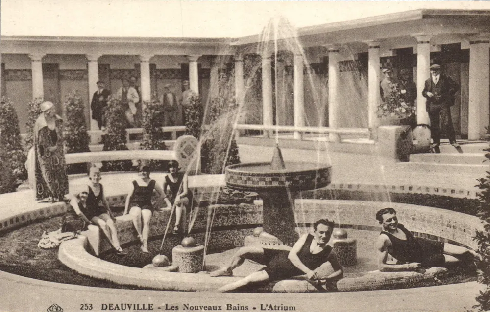 Deauville - Die neuen Bäder - L'Atrium — n° 253 - Vorderseite