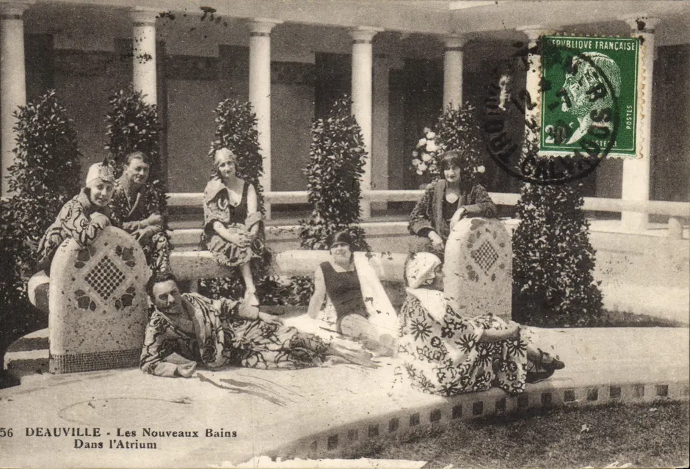 Deauville - Die neuen Bäder im Atrium — n° 6756 - Vorderseite
