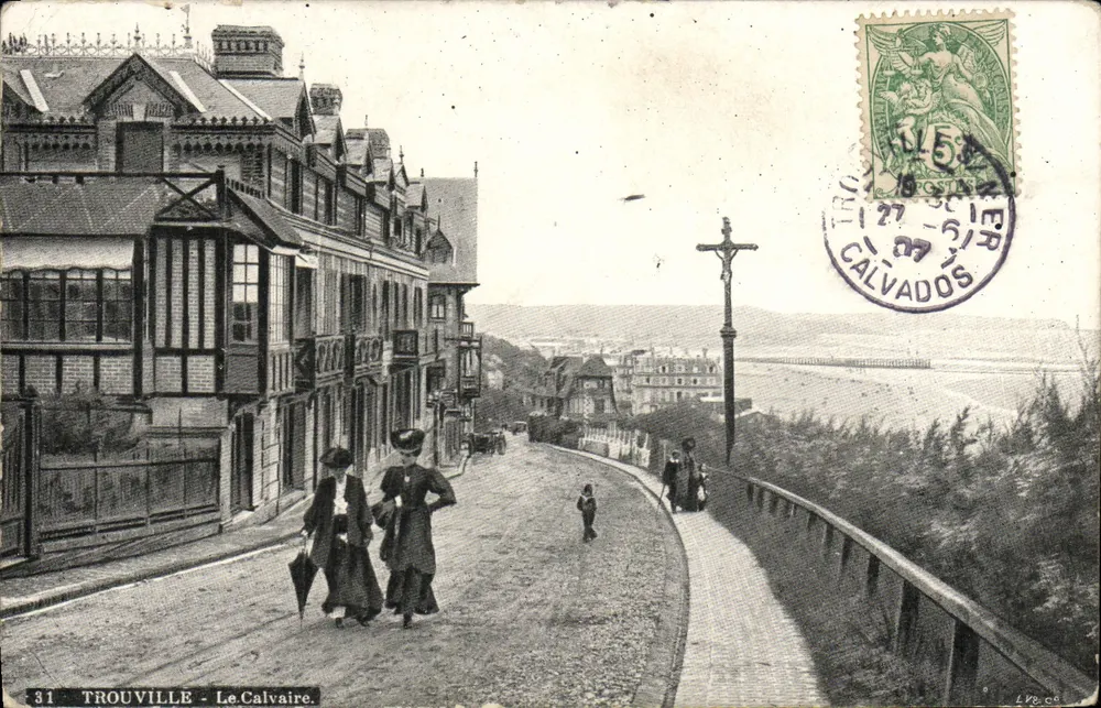 Trouville - Le Calvaire — vista da rua com passeio — L.V. & Cie, n°31 - Frente