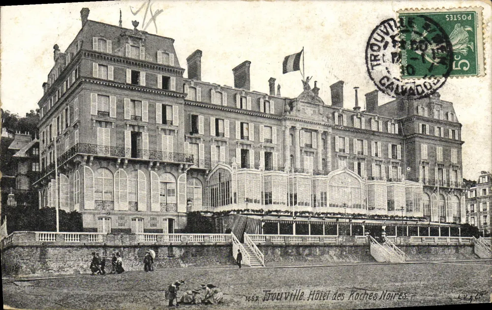 Trouville — Hôtel des Roches Noires — éditeur L.V. & Cie - Recto
