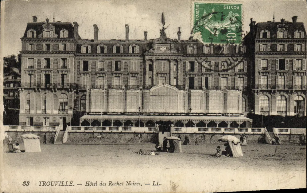 Trouville — Hôtel des Roches Noires — LL. n°33 - Frente