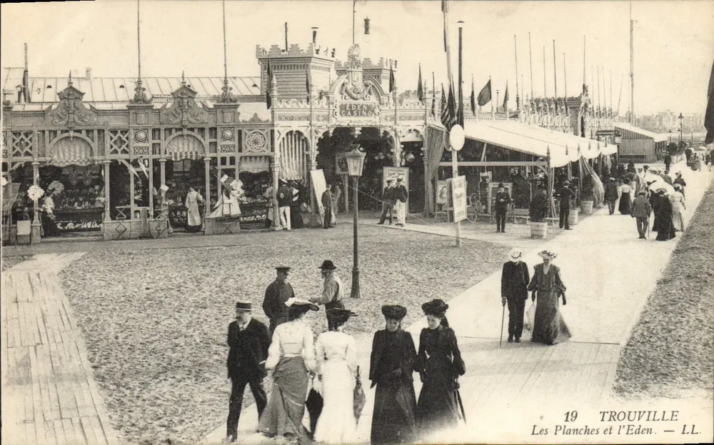 As Planches e o Eden — Trouville — L.L. n°19 - Frente