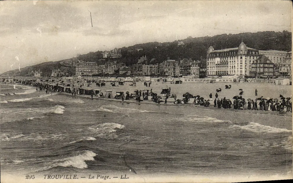 Trouville — A Praia — LL. — n° 295 - Frente