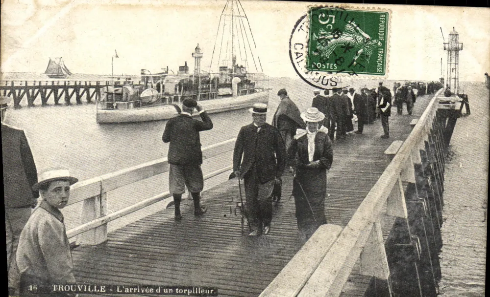 TROUVILLE - L'arrivo di un torpediniere — editore sconosciuto, n° 16 - Recto