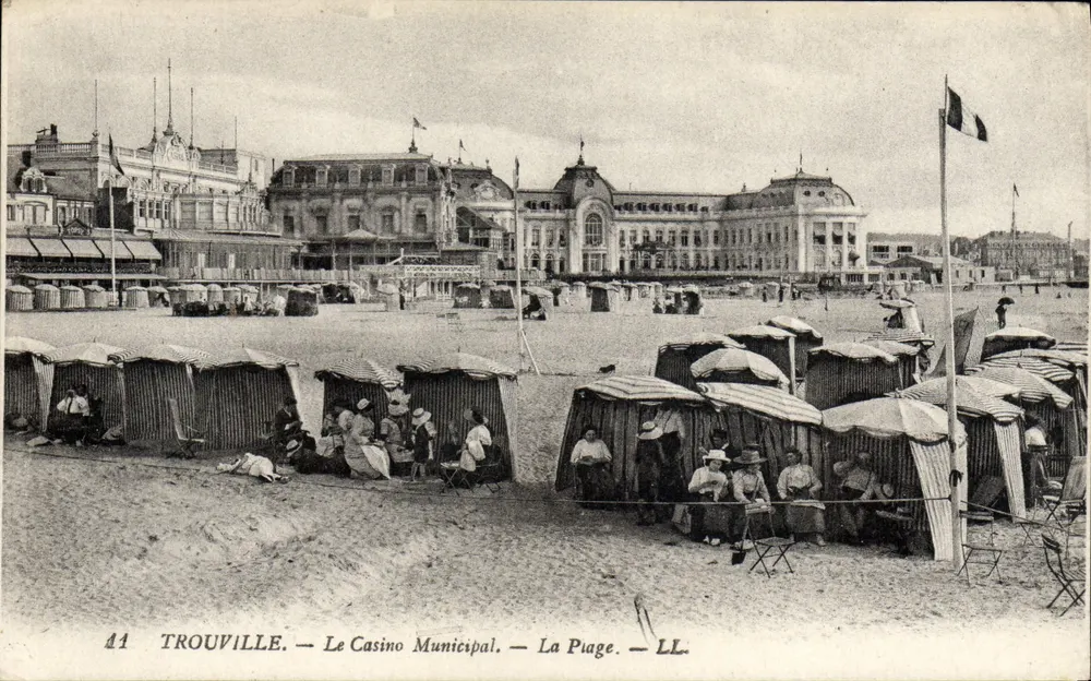 Trouville — Das Municipale Casino — Die Strandpromenade — LL - Vorderseite