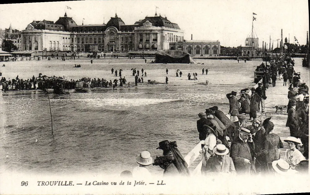 Trouville — Das Casino vom Steg aus gesehen — LL. n° 96 - Vorderseite