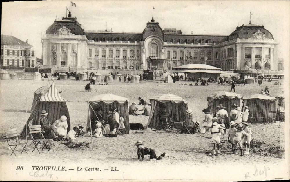 Trouville — O Casino — LL. - Frente