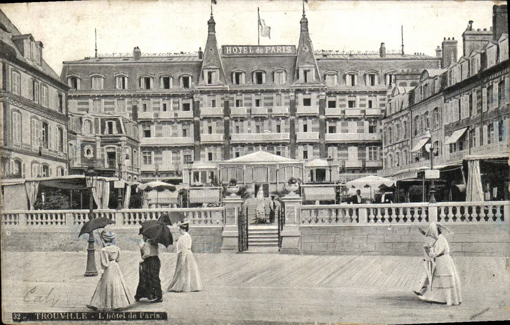 Trouville - L'hôtel de Paris — editor Caly, n°32 - Anverso